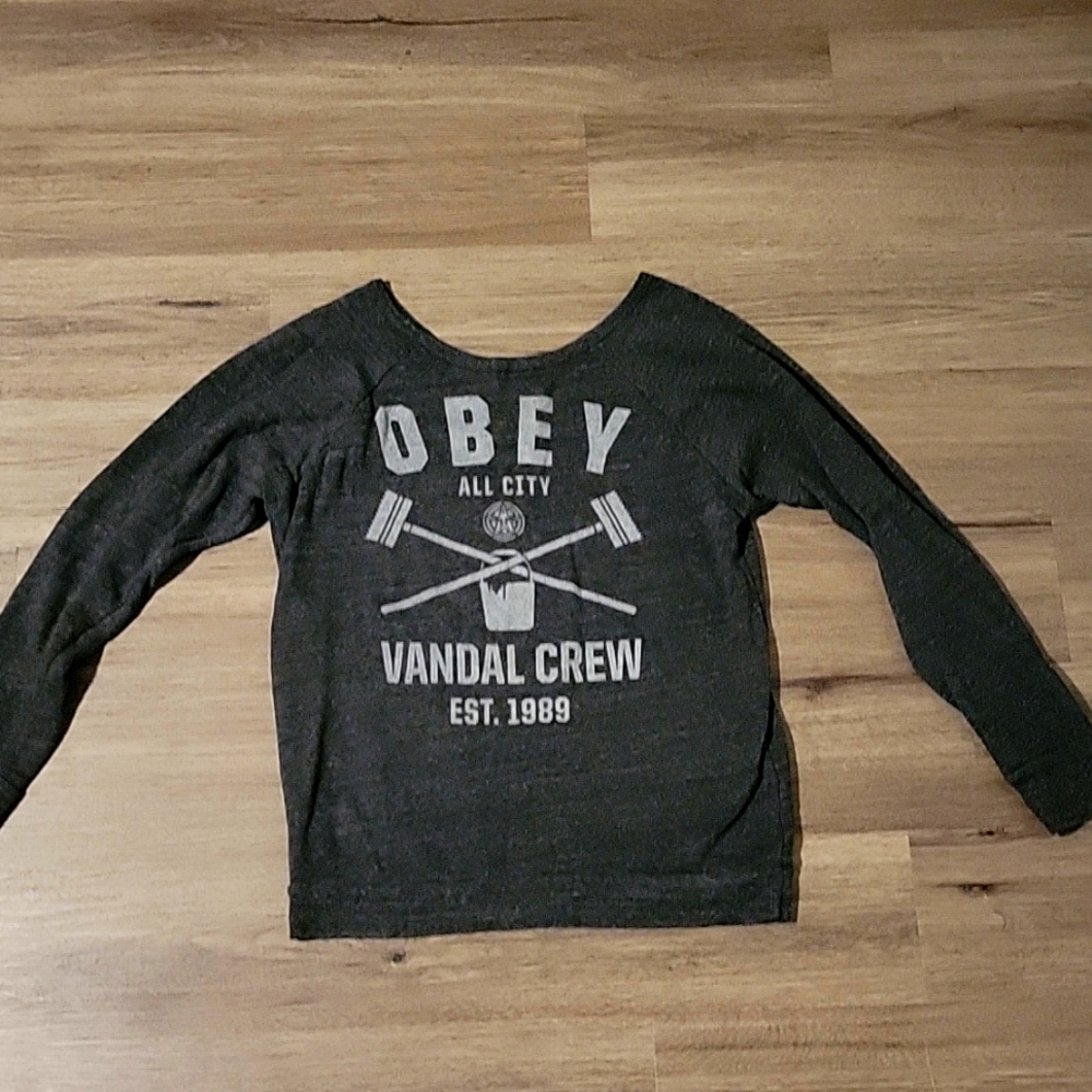 Obey sweater